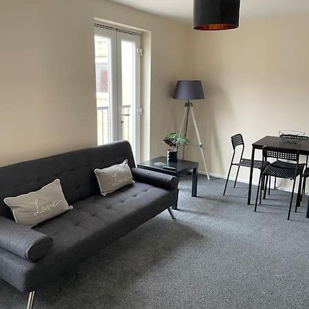 Lovely 1 Bedroom Studio Apartment - Merthyr Tydfil Buitenkant foto