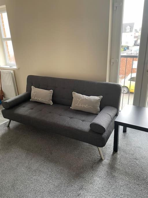 Lovely 1 Bedroom Studio Apartment - Merthyr Tydfil Buitenkant foto