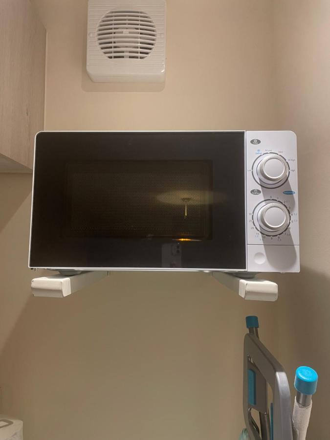 Lovely 1 Bedroom Studio Apartment - Merthyr Tydfil Buitenkant foto