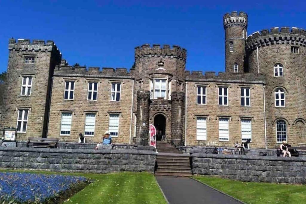Lovely 1 Bedroom Studio Apartment - Merthyr Tydfil Buitenkant foto